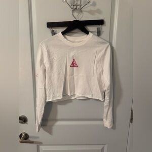 Women’s cropped vans long sleeve shirt